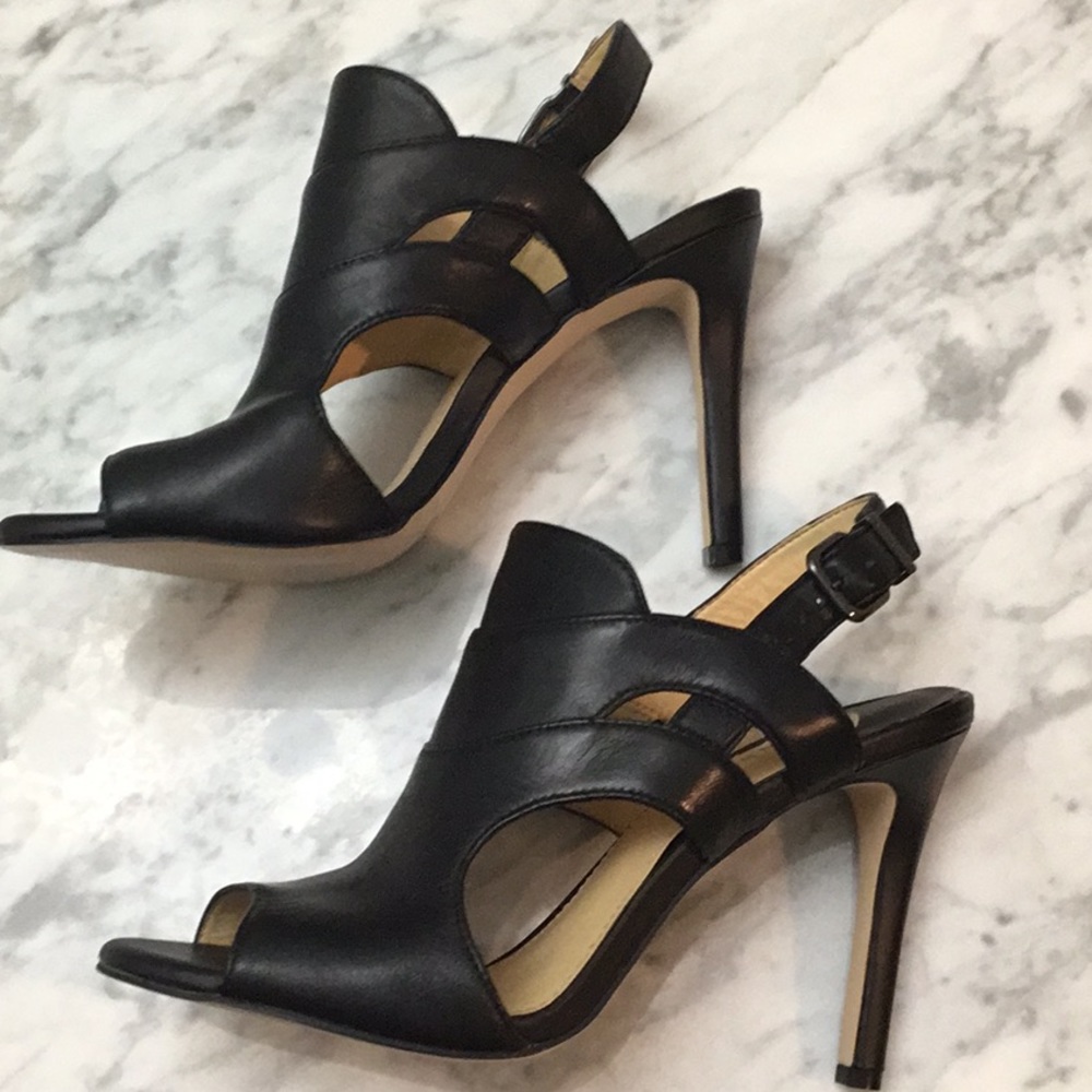 ‘Sexy’ Gianni Bini Black heel sandals size 8m. - Picture 3 of 7
